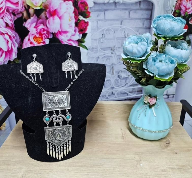 Национальные наборы украшения