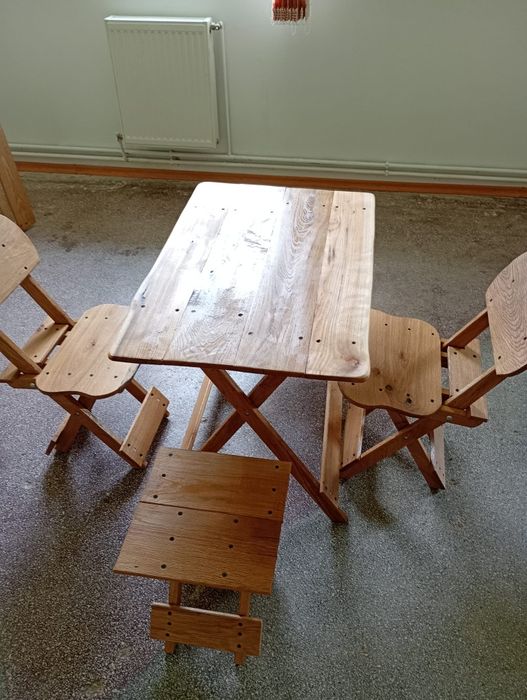 Oferim mobilier rustic din lemn, lucrat manual  mese, scaune, șezlonguri și scaune rabatabile.