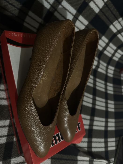 Продам кожныйе жениский туфли