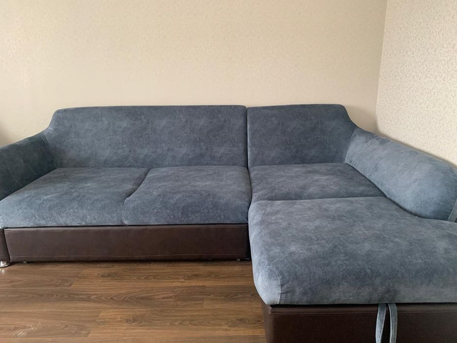 Продам диван для гостинной