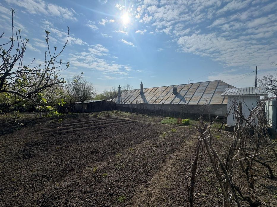 Casa + teren de vanzare, Tecuci Strada Dacia