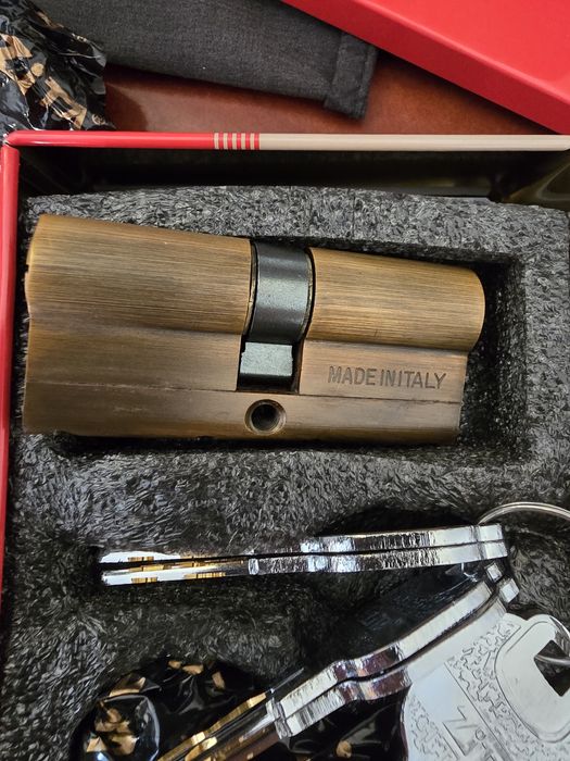 Секретни Патрони за брава механични