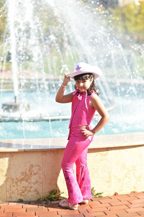 Costum Barbie roz NOU 5 6 7 8 9 10  ani