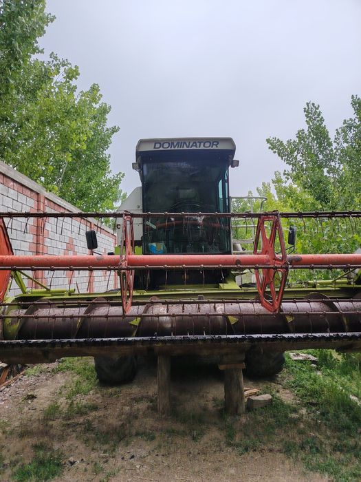 Claas dominator 130