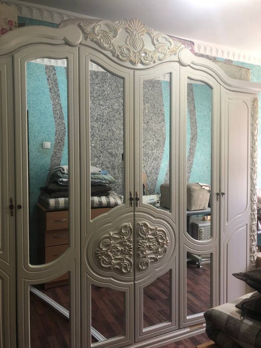 Продаю стенку хорашая