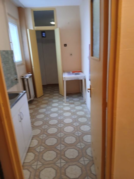 Ocazie!Apartament cu una cameră decomandat Mazepa (banci).