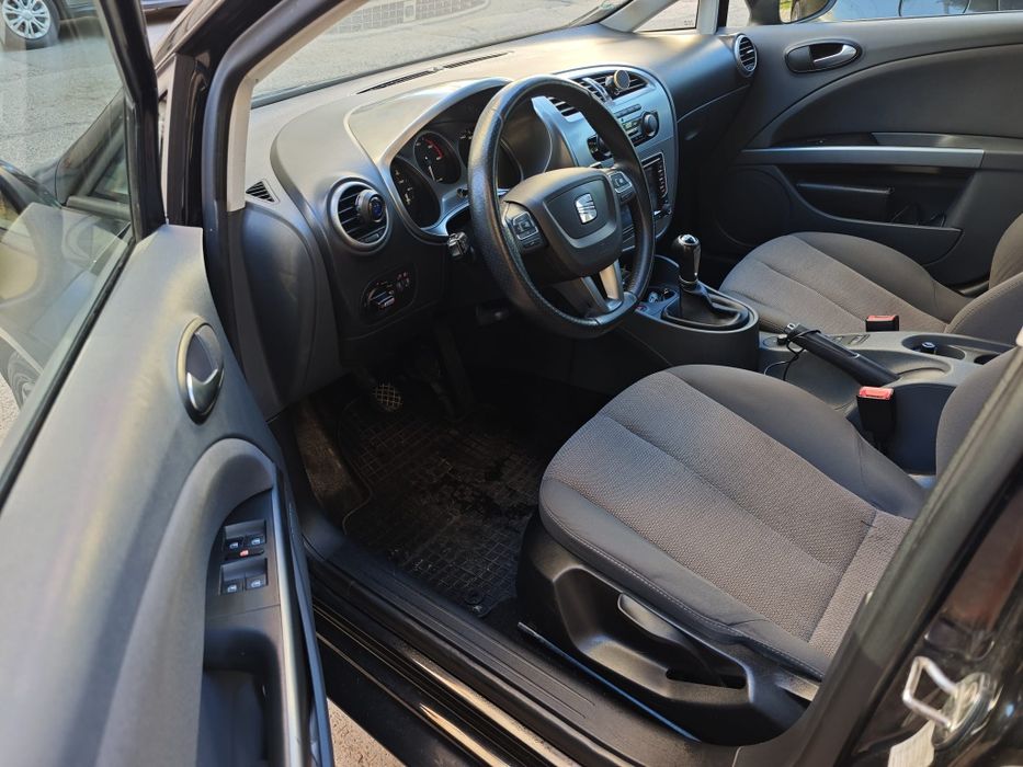 Seat Leon facelift euro5 diesel, navigație , carlig remorcare etc
