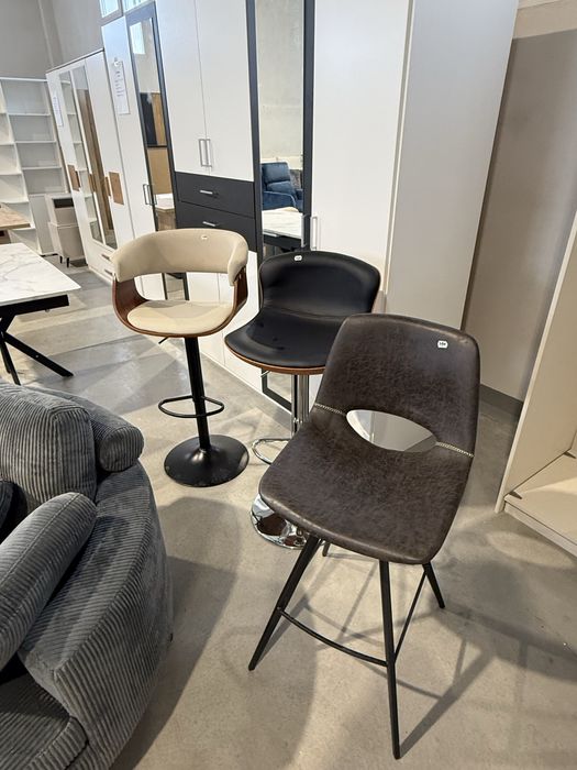 Scaune de bar telescopice si rotative, disponibile cu  multe bucati