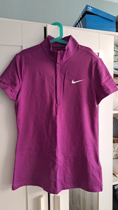 Футболки и олимпийки Nike