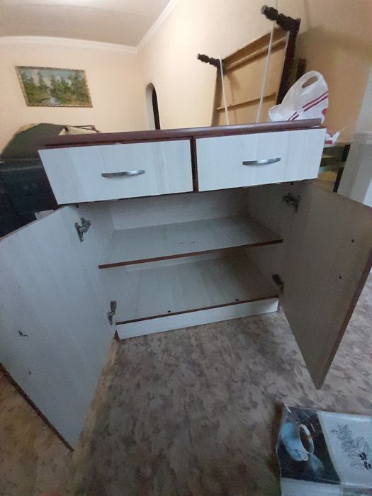 Шкафчик кухняга кичкина