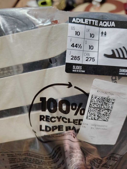 Продам шлëпки Адидас, 300.000 сум