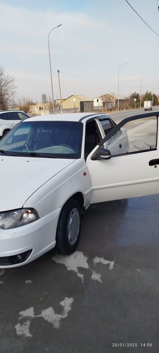 Nexia 2 ,1,6 sotiladi