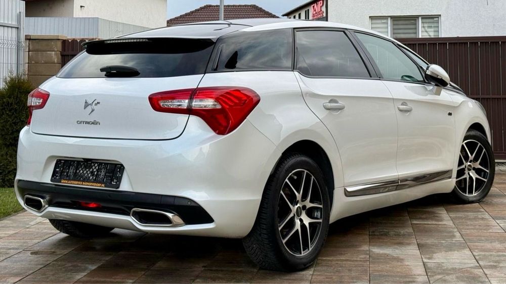 -Citroen DS 5 HYBRID-