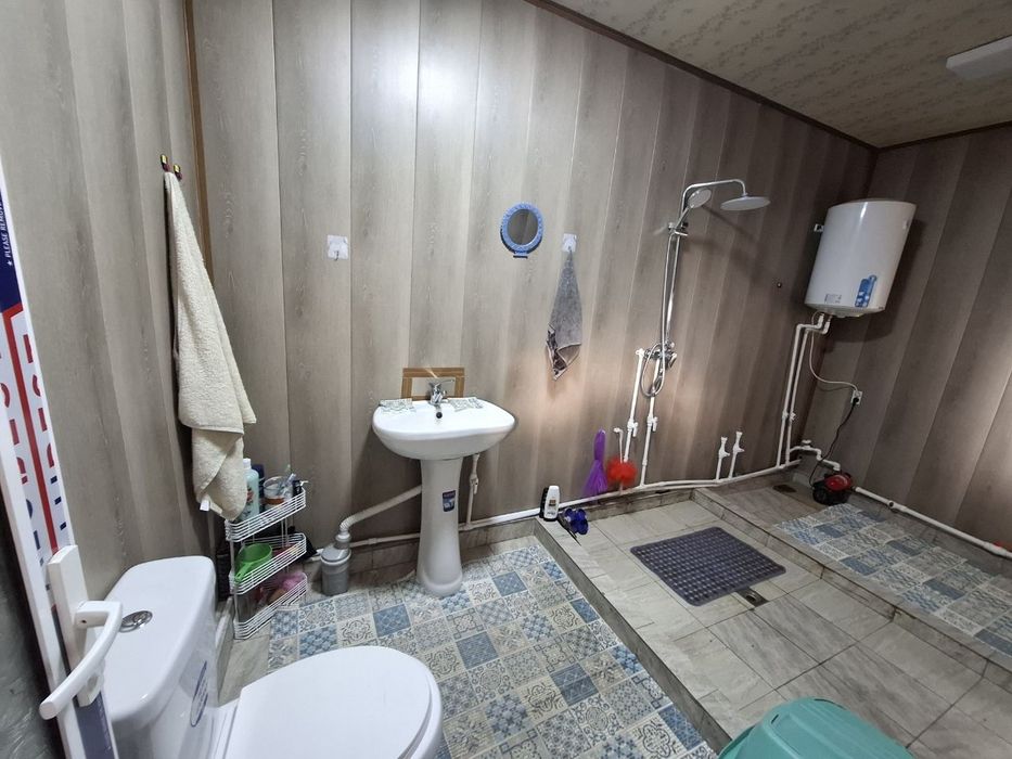 Yashashga tayyor hovli sotiladi