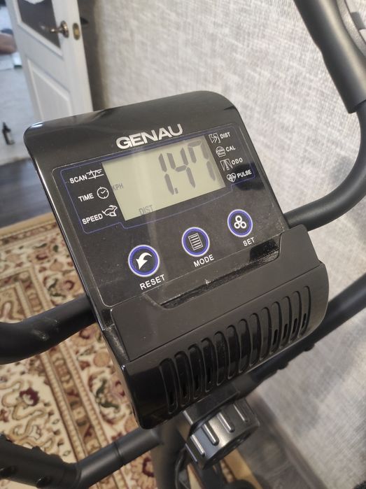 Эллиптический тренажёр