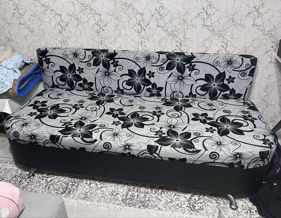 Диван,хороший состаяние,удобно спать