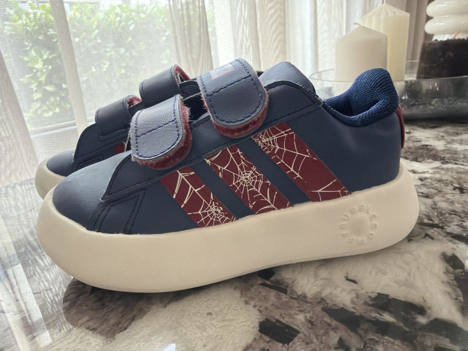 Детски маратонки 26 номер adidas