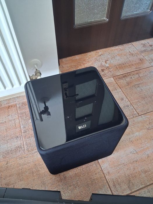 Sound bar  cu subwoofer wireless  KEF v 700