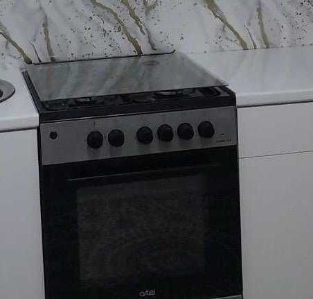 Продам газовую плиту