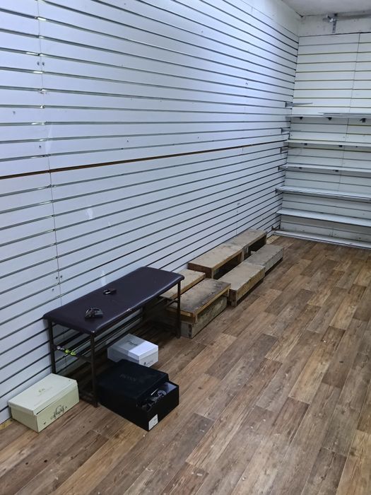 Продам торговое оборудование.