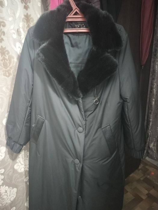 Продам женскую куртку