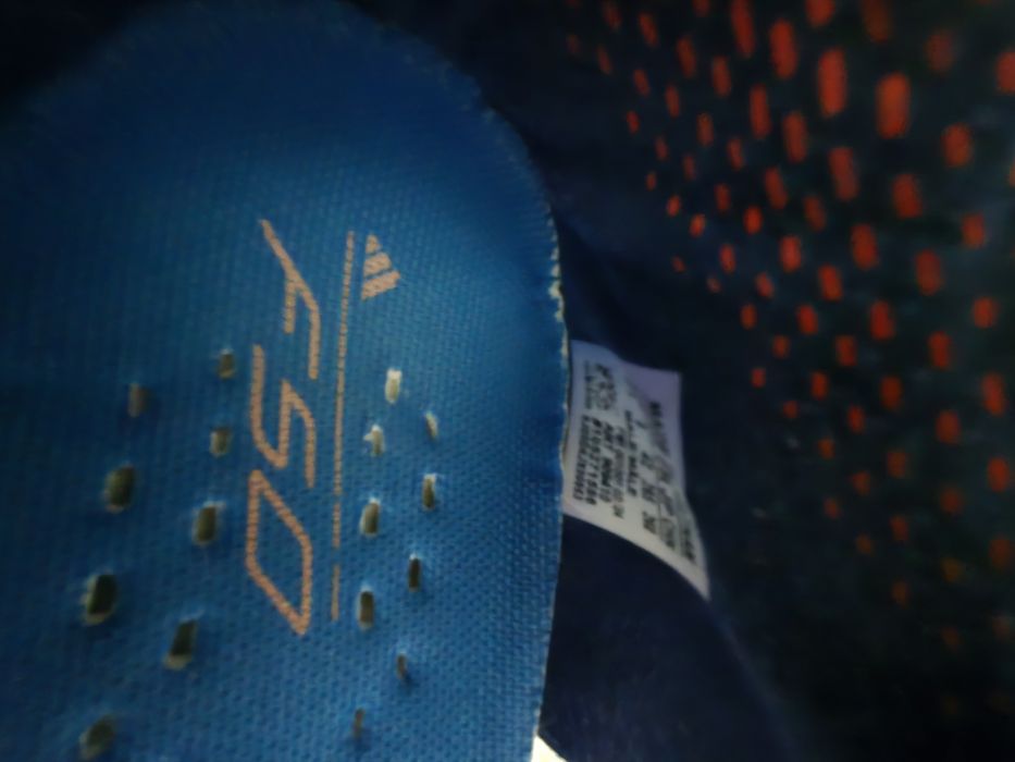 Продам кроссовки для футзала