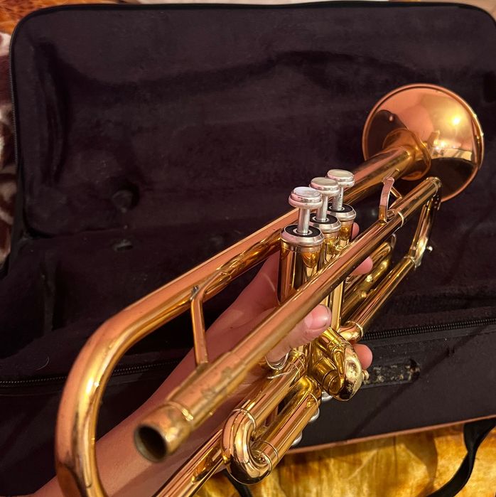 Продава ‼️ тромпет YAMAHA 4335G Bb хамелеон дава се със куфар Bach Stradivarius и мундщук Amati