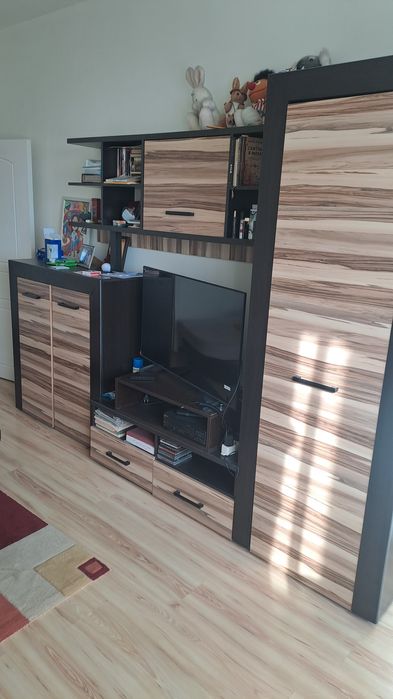 Обзавеждане хол секция холова масичка г образен диван