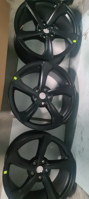 Vand Set 4  jante auto noi,nefolosite pe 19