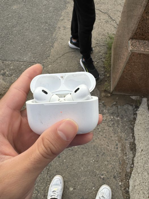 Продам наушники airpods oroginal