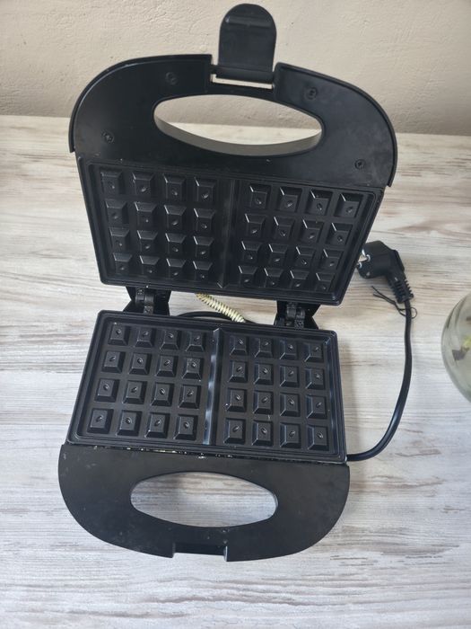 Продам вафельницу