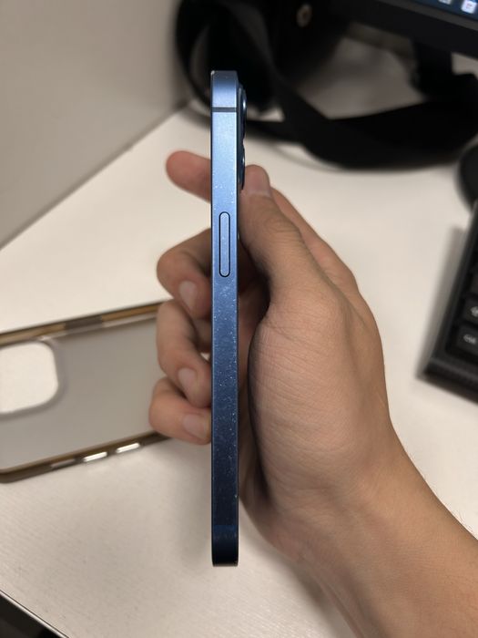 Продается 13 айфон