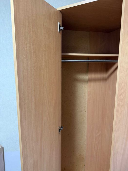 Продам угловой шкаф и шкаф к нему