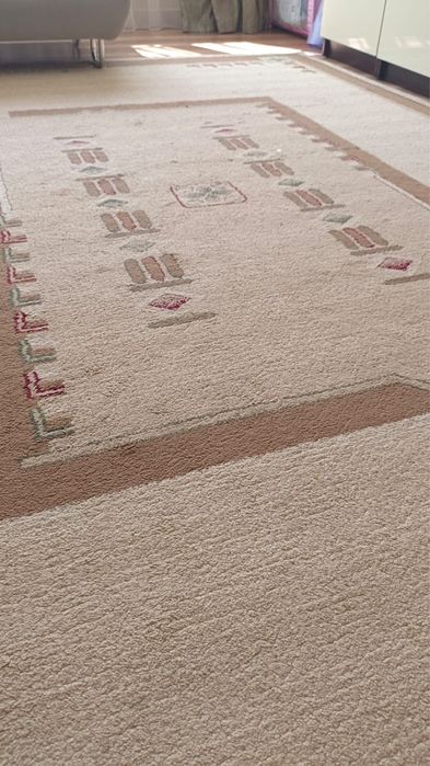 Ковёр 2х3 в хорошем состоянии