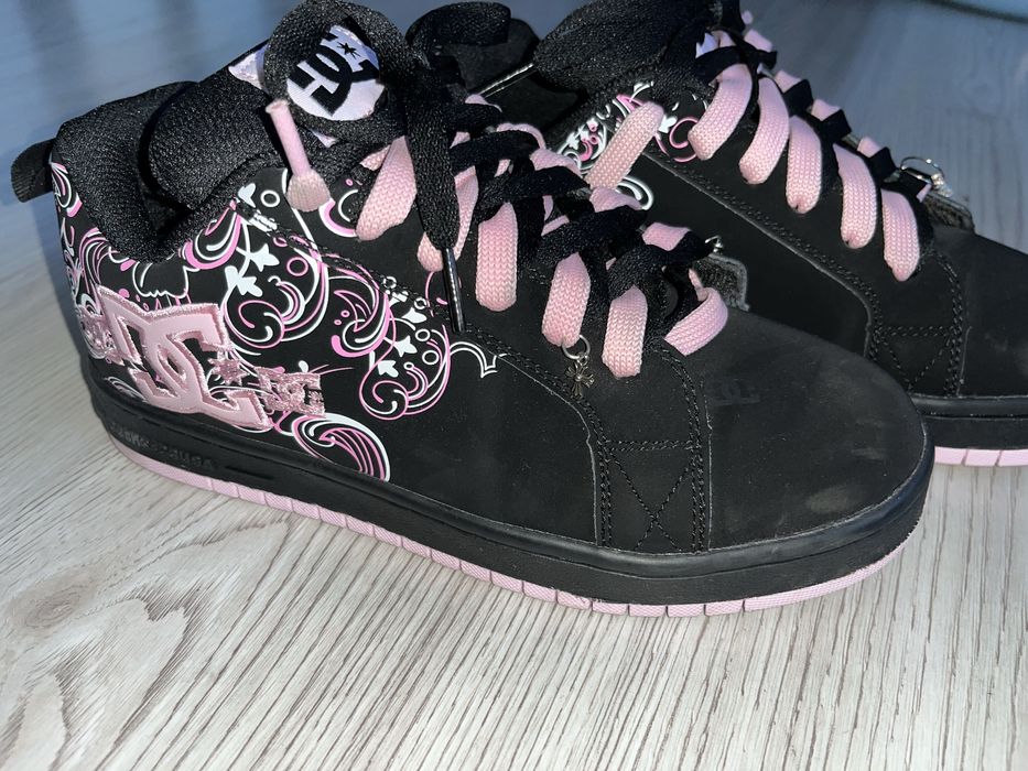 DC pink graphic.