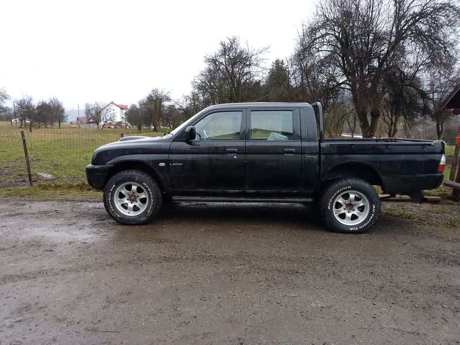 Vand l 200  autoutilitara