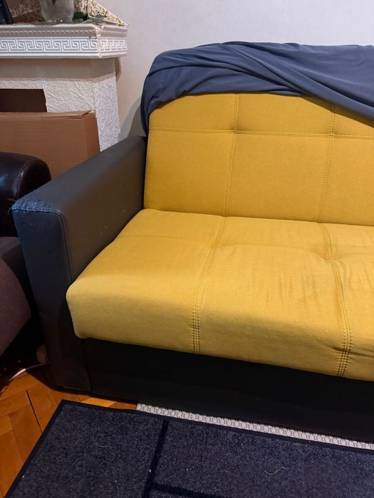 Canapea 3 locuri extensibilă