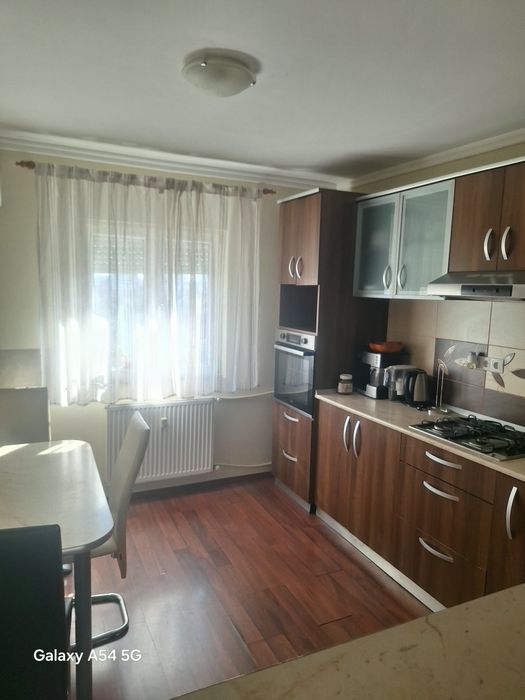 Închiriez apartament 2 camere