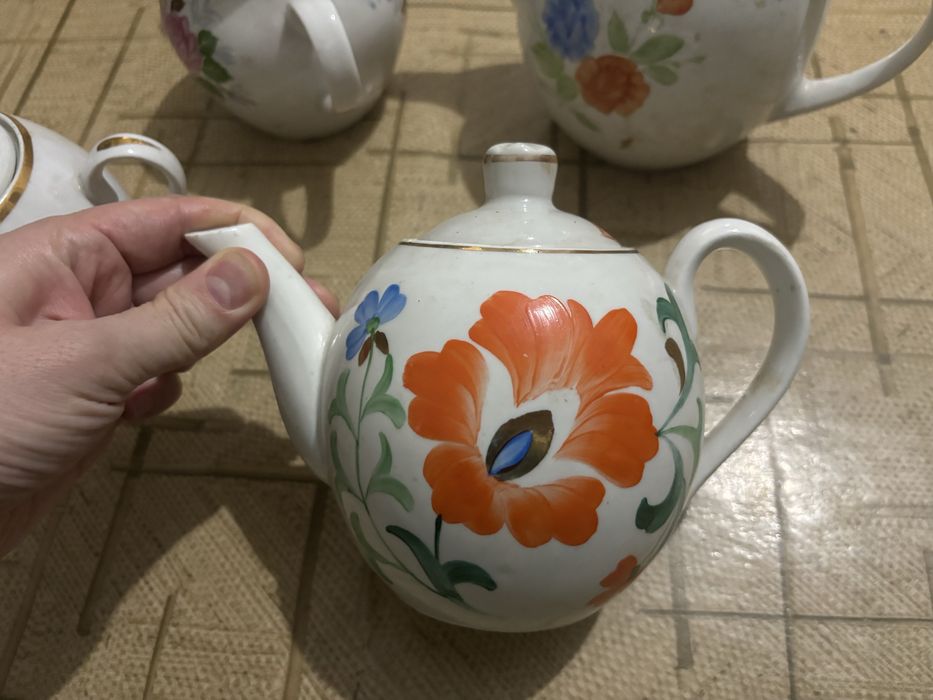 Продам сответские чайники