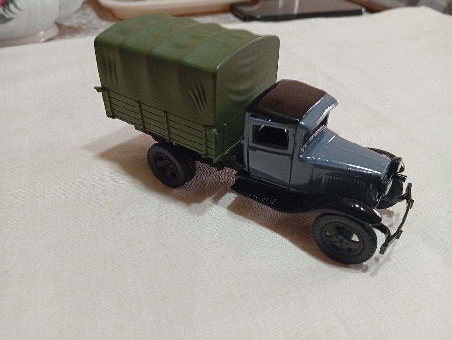 Модели масштабные 1:43 торг уместен