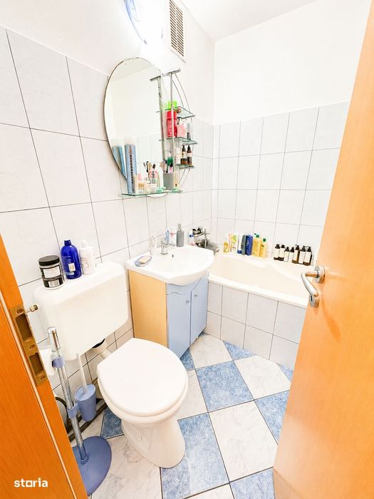 Proprietar apartament mobilat, utilat complet, izolat, zonă liniștită
