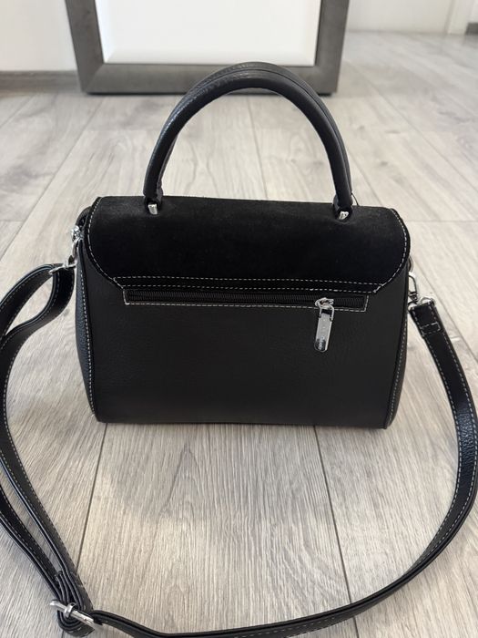 Vand geanta neagra, marime medie