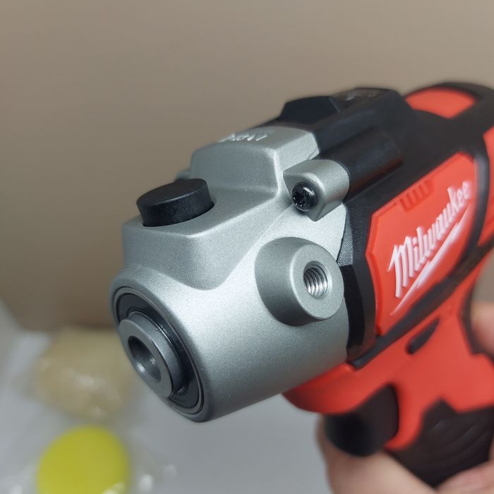 ПРОМОЦИЯ.Акумулаторна полираща машина Milwaukee M12 BPS-0