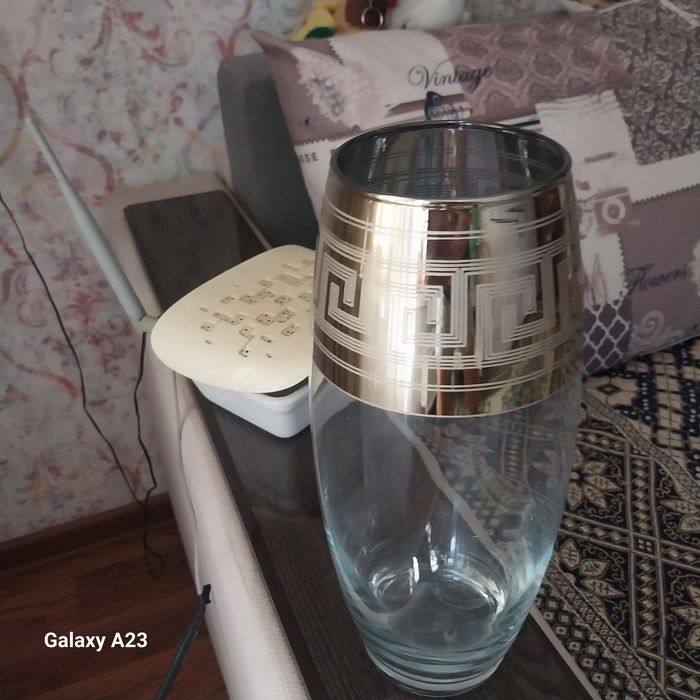 Вазы декоративные