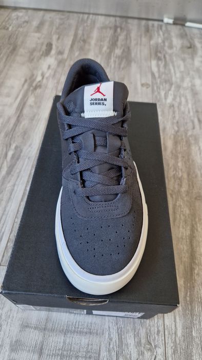 Спортни обувки Nike Jordan - 40,5 номер