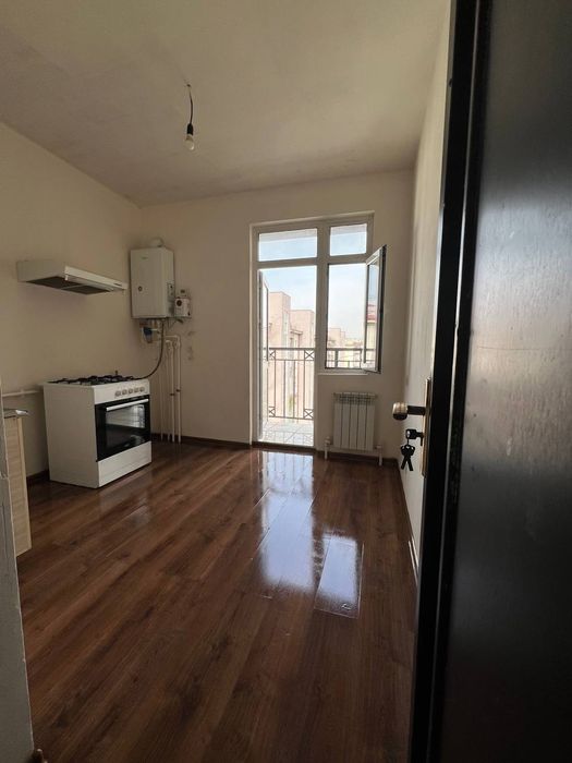 Сергили чоштепа метрони биринчи бекати 1хона 37ярим