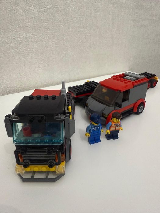 Lego 2 машины красно черные и прицеп