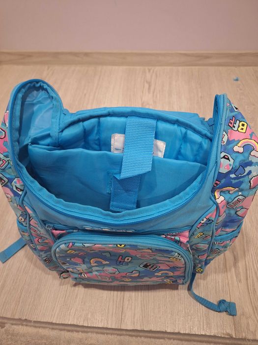 2  Детски    раници и подарък