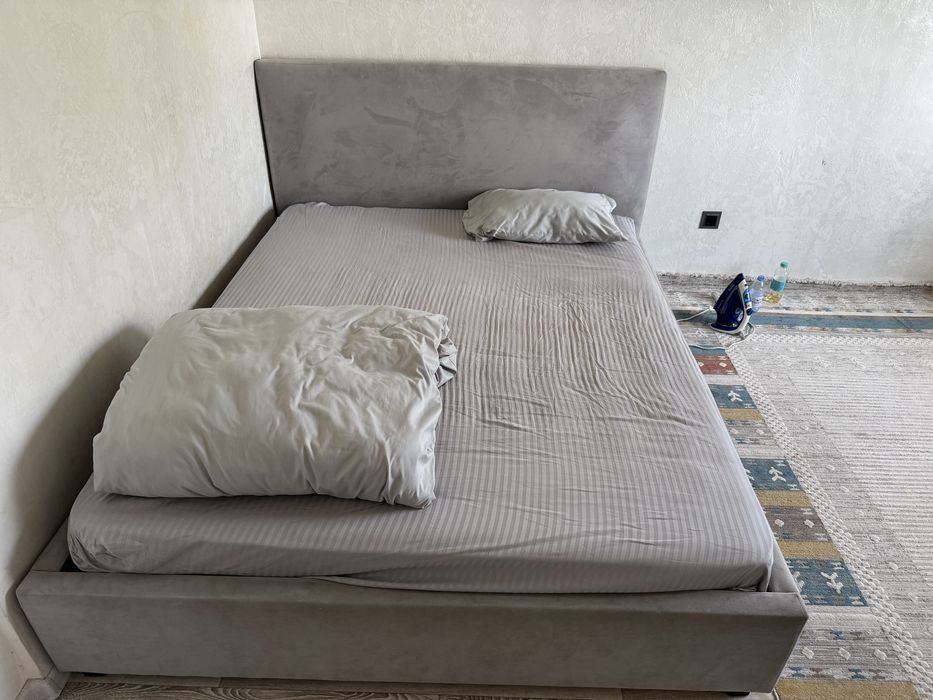 Кровать спальная