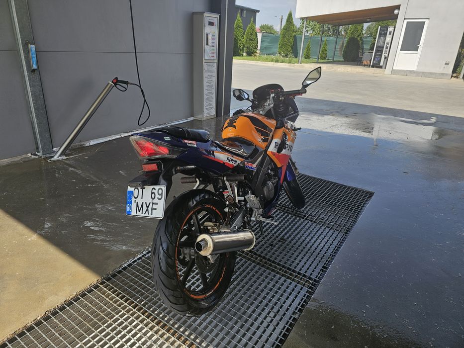 Vând Cbr 125 2006